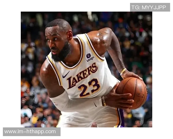 圣诞三分榜前十揭晓老詹稳居榜首穆雷强势跻身第七雷迪克唯一非现役球员